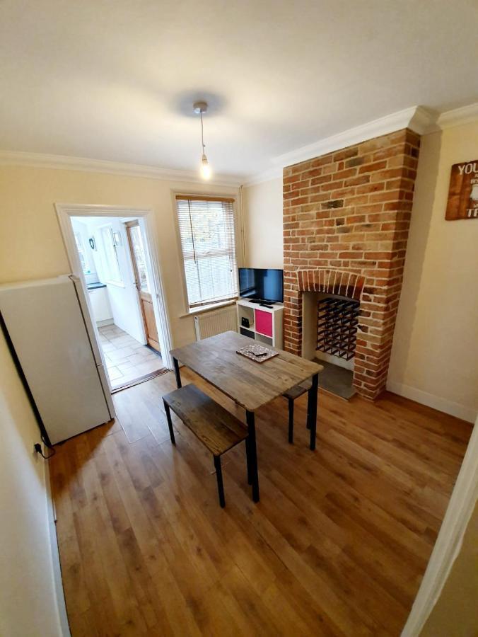 Chelmsford Centre Houseアパートメント エクステリア 写真